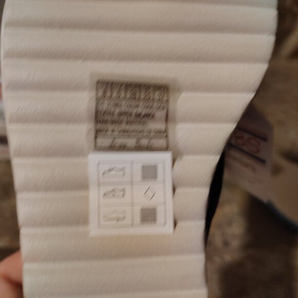 Bobs from Skechers Sunkiss Star Fish Women's Flip Flops 8 NWT Color Denim - Picture 9 of 11